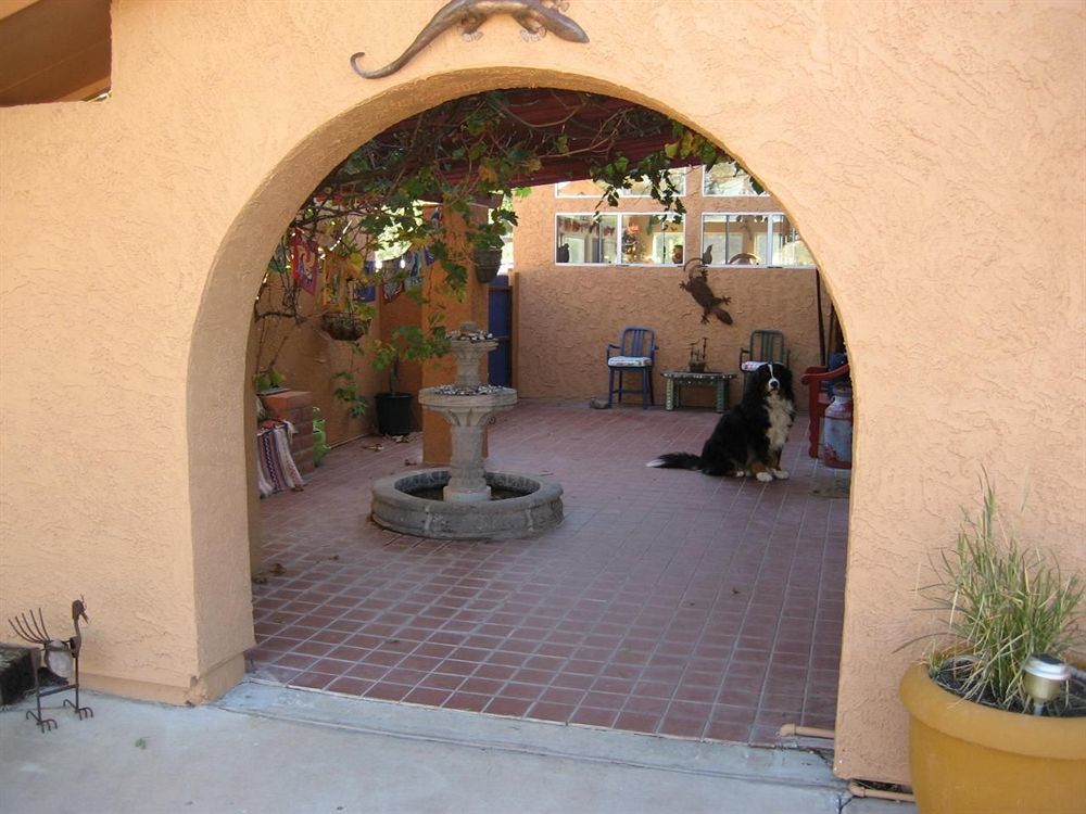 Lazy Dog Ranch Hotel Sierra Vista Exterior photo